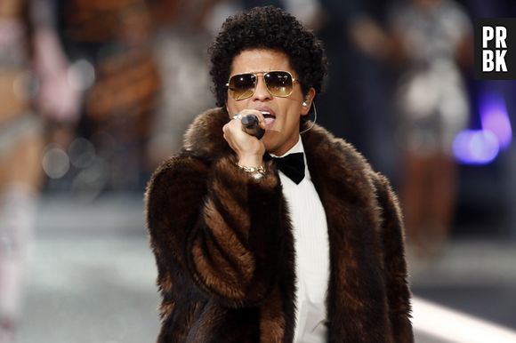 Bruno Mars prêt à abandonner la musique pour retrouver sa maman ? Ses confessions bouleversantes