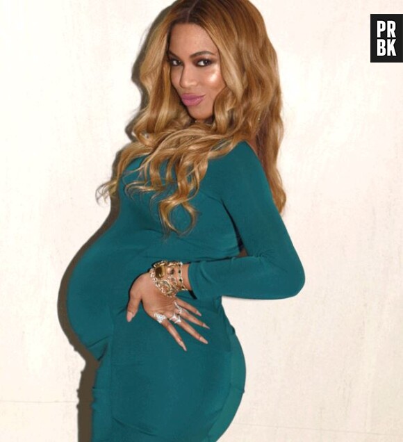 Beyoncé enceinte de jumeaux : des nouvelles photos sublimes de son ventre rond !