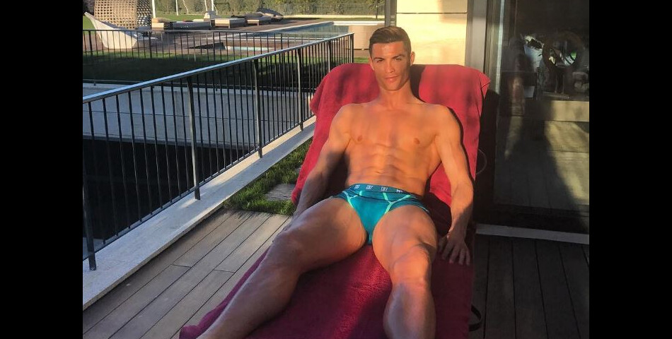  Cristiano Ronaldo : 3.000 abdos par jour ? CR7 répond enfin à la rumeur ! 
  