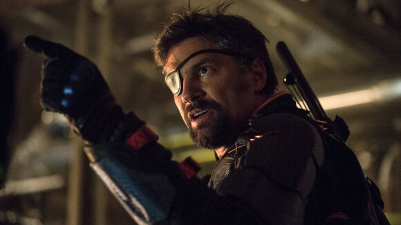 Arrow saison 5 : Manu Bennett (Deathstroke) dément violemment son retour