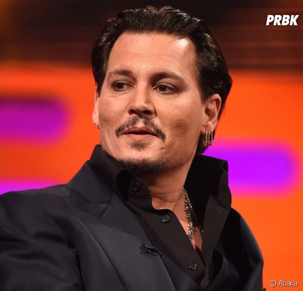 Johnny Depp accusé de porter une oreillette sur ses tournages : les révélations chocs