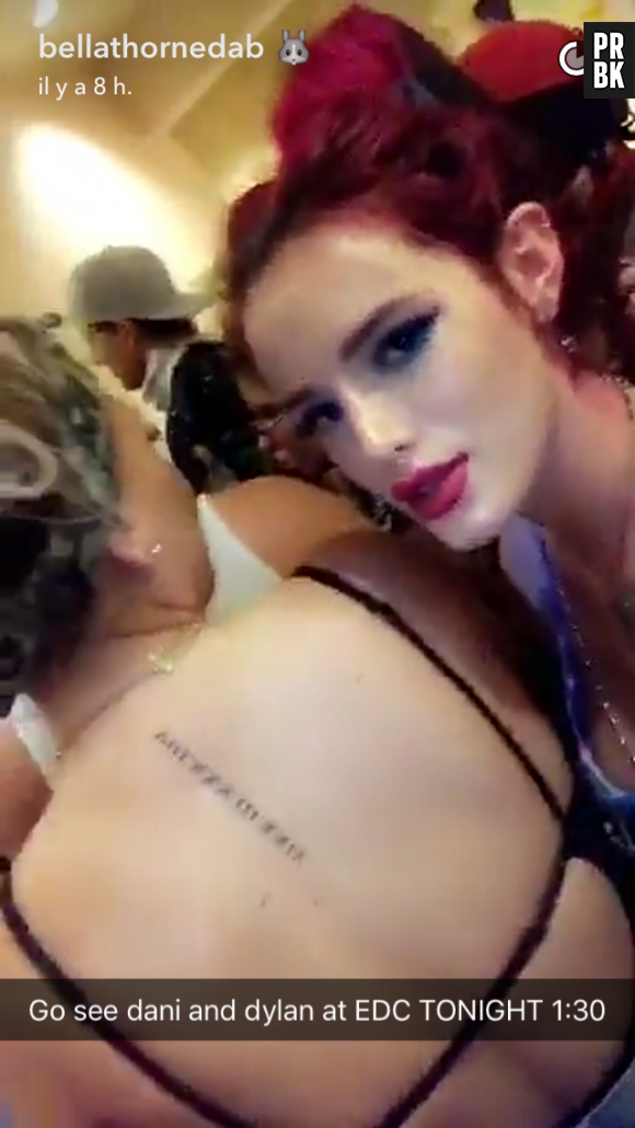 Bella Thorne métamorphosée : elle change de tête en se teignant les cheveux en rose flashy !