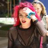 Bella Thorne méconnaissable : la star oublie le blond et passe au rose flashy !