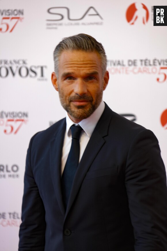 Philippe Bas (Profilage) s'affiche entièrement nu sur Instagram