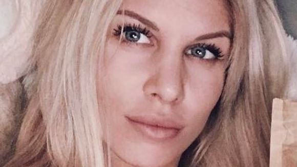 Adixia : les fesses de son nouveau chéri, Jim, vont vite vous faire oublier Paga