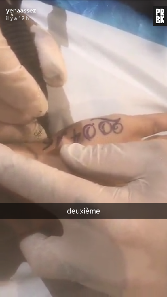 Julien Tanti et Manon Marsault se font un tatouage commun