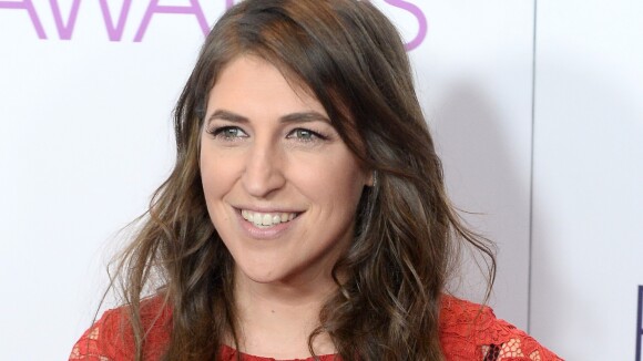 Mayim Bialik (The Big Bang Theory) : ses propos sur le viol et les agressions font polémique