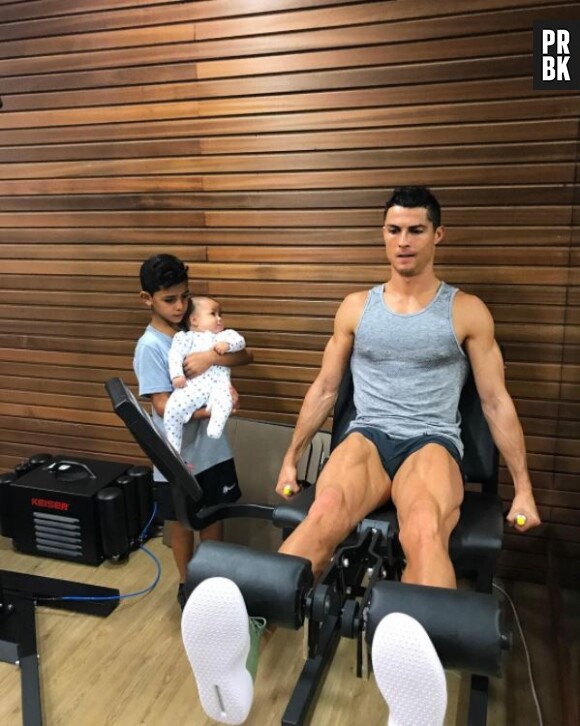 Cristiano Ronaldo : sa photo avec ses fils détournée sur internet