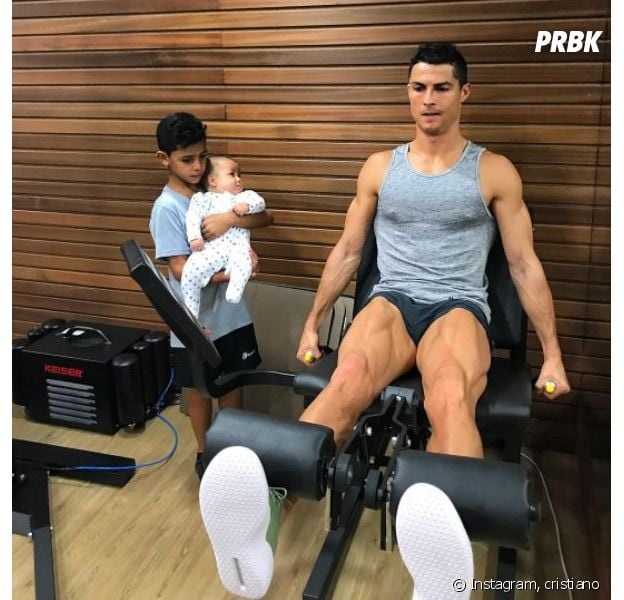 Cristiano Ronaldo : sa photo avec ses fils détournée sur internet
