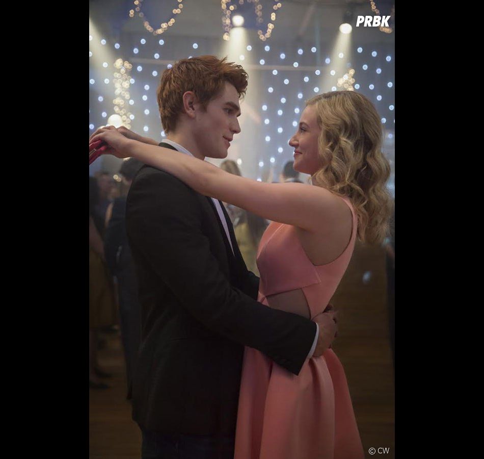 Riverdale saison 2 Archie et Betty bientôt en couple ? Purebreak