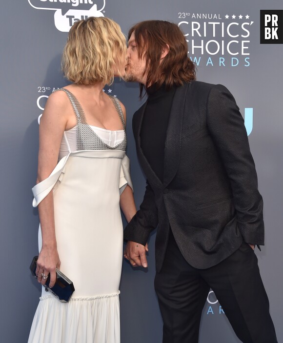 Norman Reedus et Diane Kruger s'embrassent devant les photographes aux Critics Choice Awards 2018 le 11 janvier