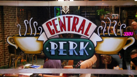 Friends : Warner Bros va ouvrir un VRAI café Central Perk