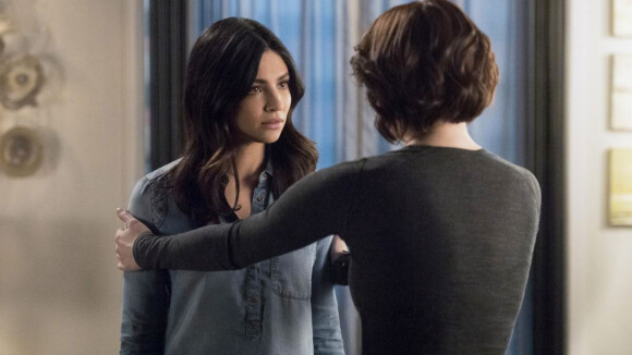 Supergirl saison 3 : Maggie bientôt de retour ? Floriana Lima sème le doute