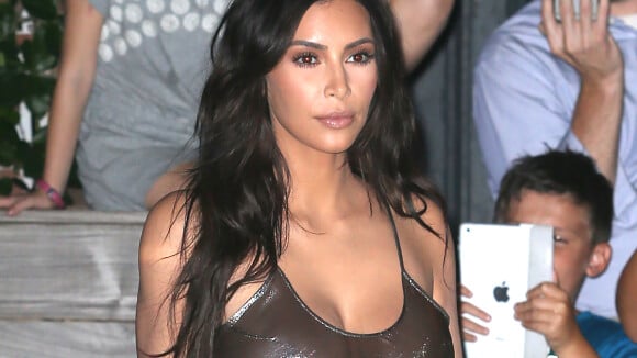 Kim Kardashian toujours plus hot : bikini sexy, photo à quatre pattes... Elle enflamme Instagram