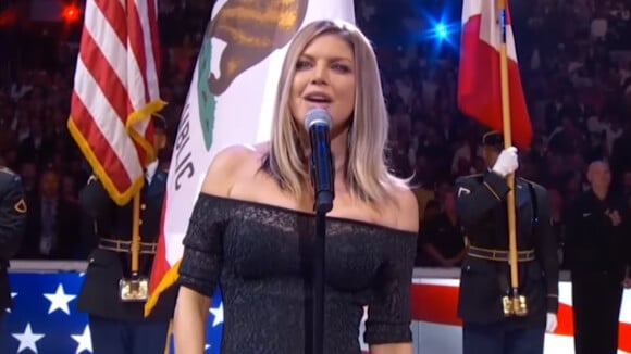 Fergie massacre l'hymne américain au All-Star Game NBA : elle devient la risée de la Toile 😂