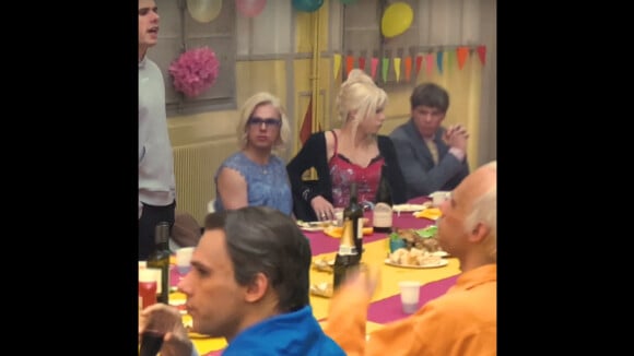 Clip "Défaite de famille" : Orelsan se glisse dans la peau de sa famille spéciale et barrée !