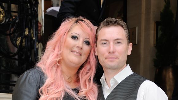 "Suicide-toi !" : Loana dévoile de violents messages d'insultes de son ex, il réplique