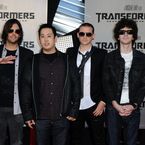 Linkin Park : l'hommage émouvant à Chester Bennington, un an après sa mort