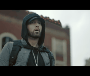 Eminem et Joyner Lucas imités par des clones dans le clip "Lucky You"
