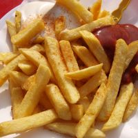 Si vous ne faites pas pipi dans la rue, on vous offrira des frites