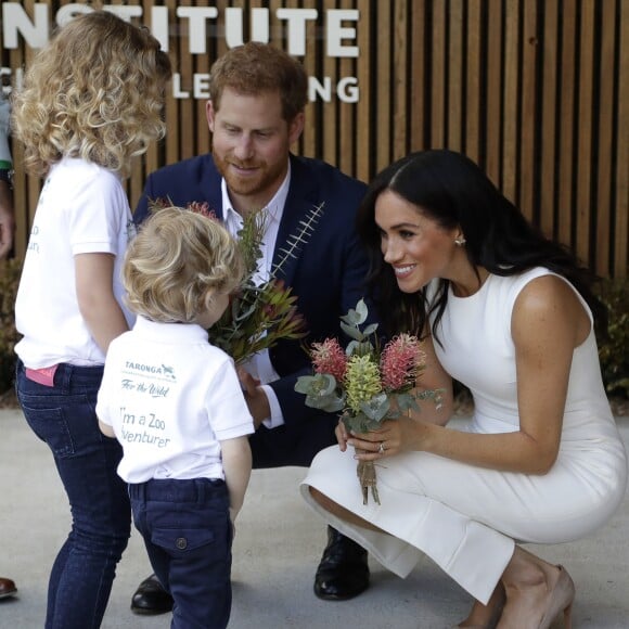 Meghan Markle enceinte du Prince Harry : les premières photos de la future maman depuis l'annonce officielle de sa grossesse.