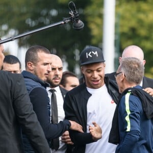 Kylian Mbappé : le Champion du monde accueilli en héros à Bondy