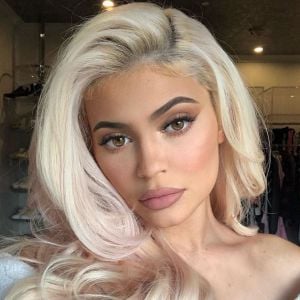 Kylie Jenner attaquée en justice... à cause de son maquillage.