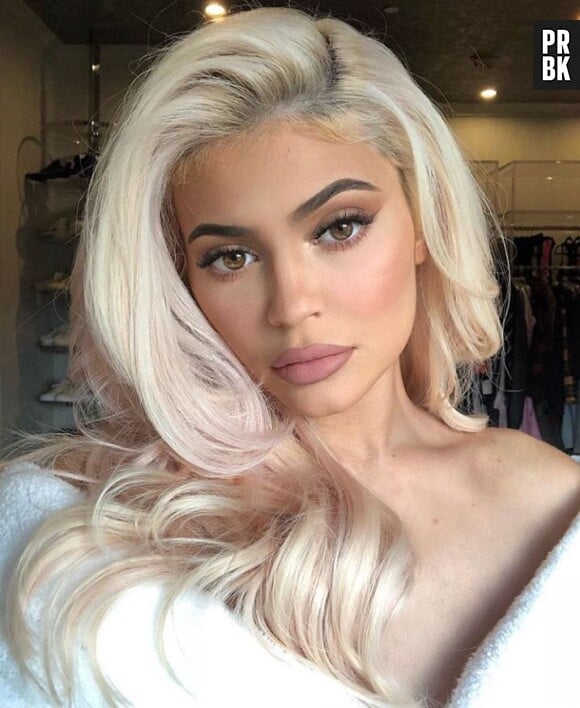 Kylie Jenner attaquée en justice... à cause de son maquillage.