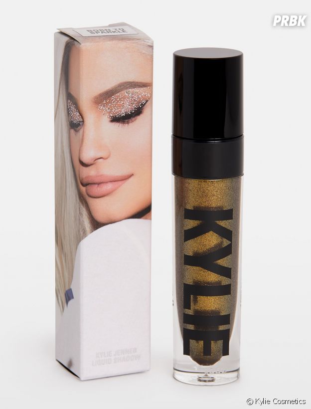 Kylie Jenner attaquée en justice pour son ombre à paupières "Born To Sparkle".