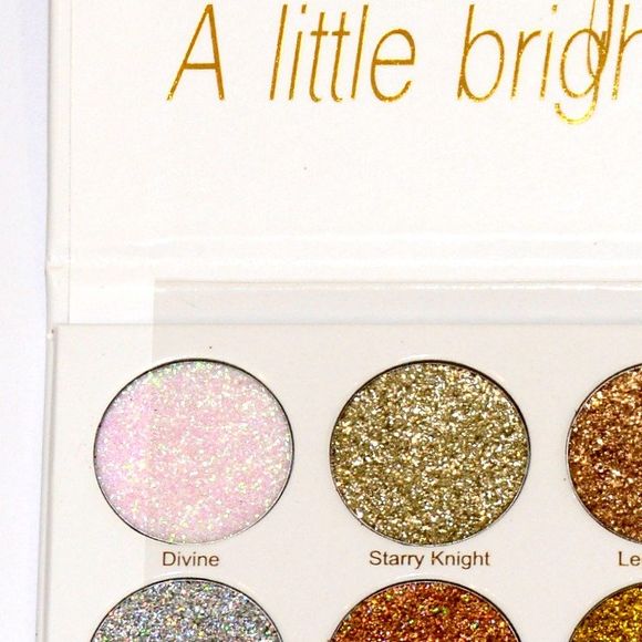 La palette d'ombres à paupières "Born To Sparkle" de Sheree Cosmetics.