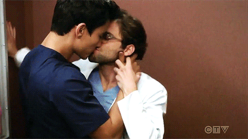 Grey's Anatomy saison 15 : Nico et Schmidt s'embrassent dans l'épisode 6