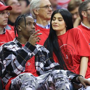 Kylie Jenner fiancée à Travis Scott ? Elle semble confirmer avec cette photo