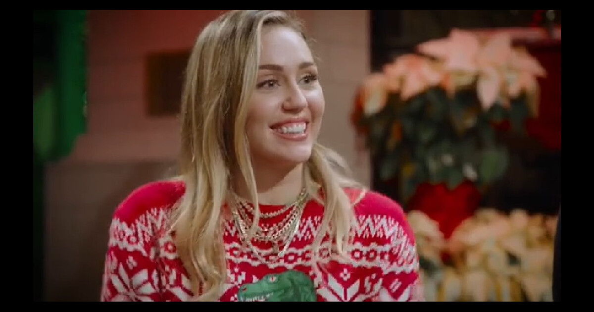 Happy Xmas (War is over) : Miley Cyrus nous offre une chanson de Noël 