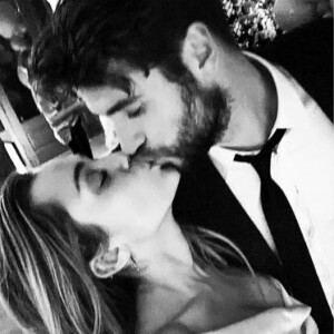 Miley Cyrus et Liam Hemsworth partagent des photos de leur mariage célébré le 23 décembre 2018