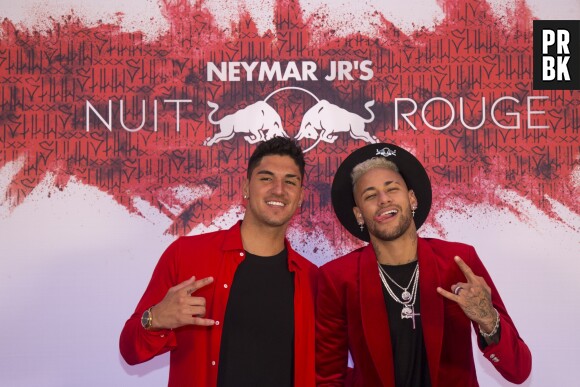 Neymar et Gabriel Medina à l'anniversaire de Neymar à Paris.
