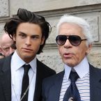 Baptiste Giabiconi : son émouvant hommage à Karl Lagerfeld, son "ange gardien"