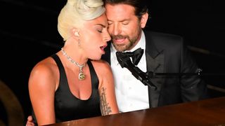 Lady Gaga et Bradley Cooper complices aux Oscars : "Ils ont vu de l'amour ? C'est ce qu'on voulait"