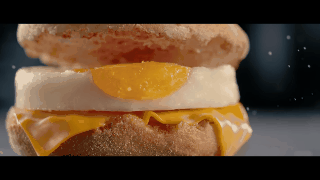 McDonald's : sa pub du Egg McMuffin en ASMR va vous donner des frissons !
