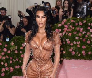 Kim Kardashian sur le red carpet du Met Gala 2019