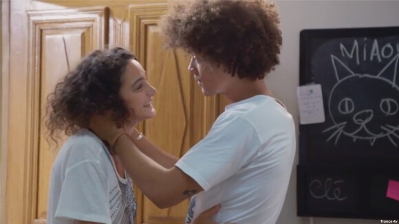 Plus belle la vie : surprise, Emma va tromper Baptiste en couchant avec César