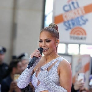 Découvrez le premier job de Jennifer Lopez avant de devenir célèbre