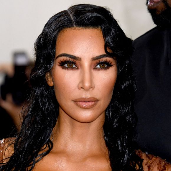 Découvrez le premier job de Kim Kardashian avant de devenir célèbre