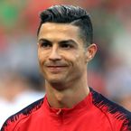 Cristiano Ronaldo pète un plomb face à un policier chinois : même ses coéquipiers hallucinent