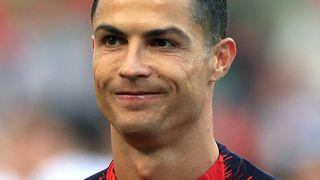 Cristiano Ronaldo pète un plomb face à un policier chinois : même ses coéquipiers hallucinent