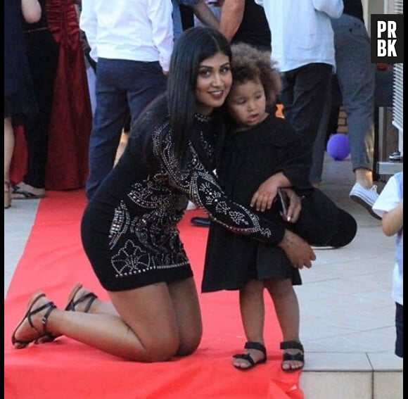 Jessica Da Silva pose avec sa fille Kiyara