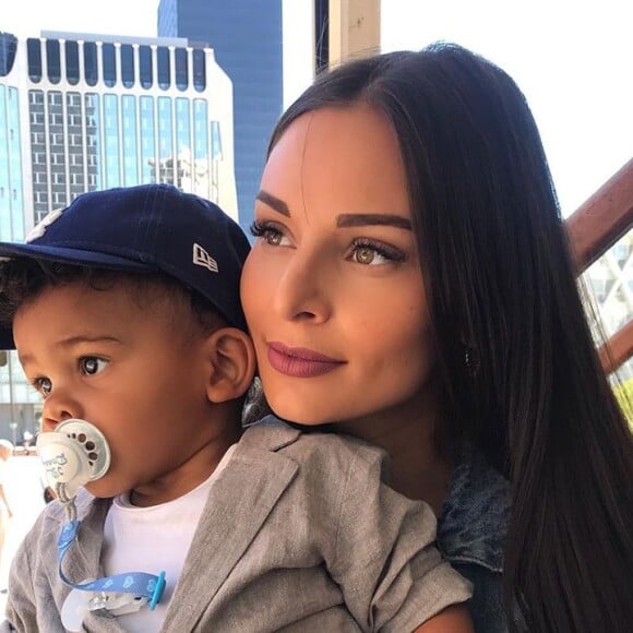 Olivia (La bataille des couples 2) avec son fils Cameron