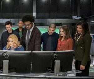 Arrow saison 8 : émotion et retours de personnages cultes sur les photos du dernier épisode