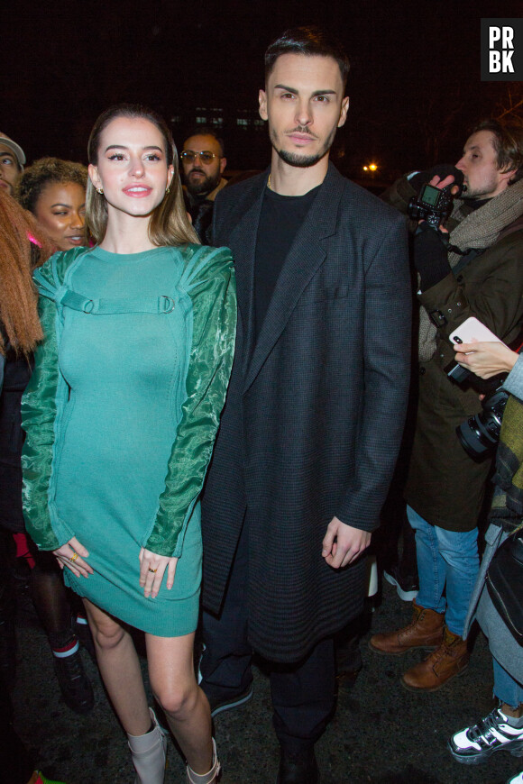 Léa Elui et Baptiste Giabiconi lors du dernier défilé Haute-Couture de Jean-Paul Gaultier à la Paris Fashion Week