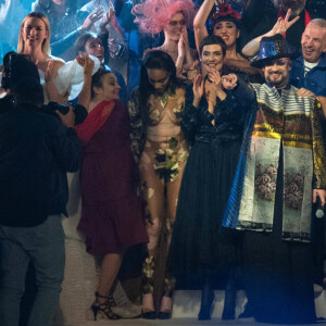 Bella Hadid lors du dernier défilé Haute-Couture de Jean-Paul Gaultier à la Paris Fashion Week