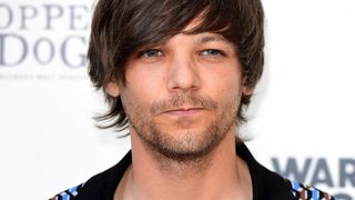 Louis Tomlinson en colère après une interview sur la mort de sa mère et sa soeur